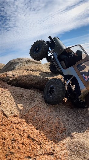 Levi on Instagram: "Swb tf2 #scale #jeep #rc #rc4wd #tamiya"