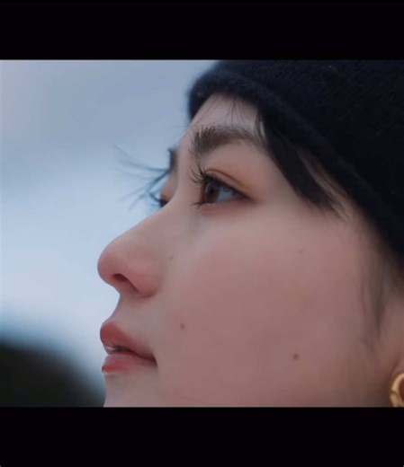 佐渡島の美しい景色と山田杏奈の魅力