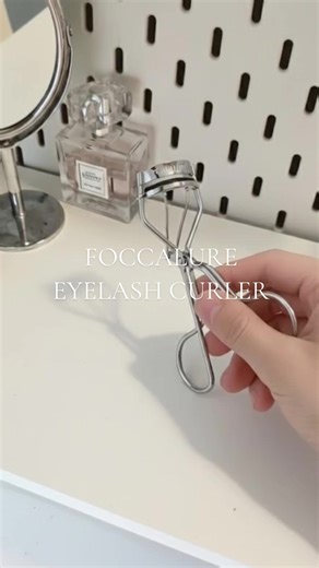 Discover the Foccalure Eyelash Curler
