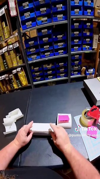 🎯 Orders flying out faster than a whitetail in November. 📦 Just a handful of the blades heading to their new homes — handcrafted steel, wrapped and ready. If you see a pink Post-it, it’s because we respect your privacy… but not your excuses for dull knives. #PumaKnifeCompanyUSA #KnifePacking #EDCgear #HuntingKnives #SGBsteel #BuiltForTheWild #BehindTheSteel #BackcountryReady #KnifeTok #GearDrop #UnboxingSoon