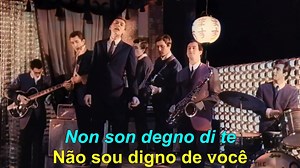 Gianni Morandi é um cantor pop italiano. Nascido Gian Luigi Morandi tornou-se uma das mais conhecidas personalidades do show-business italiano das últimas quatro décadas. Ele fez a sua estreia em 1962 e rapidamente tornou-se famoso, tendo ganhado diversos festivais musicais em Itália, incluindo o Festival Canzonissima em 1969. Em 1970, representou a Itália no Festival Eurovisão da Canção 1970 , interpretando o tema Occhi Di Ragazza (Olhos de rapariga) . A sua carreira entrou em declínio em meado