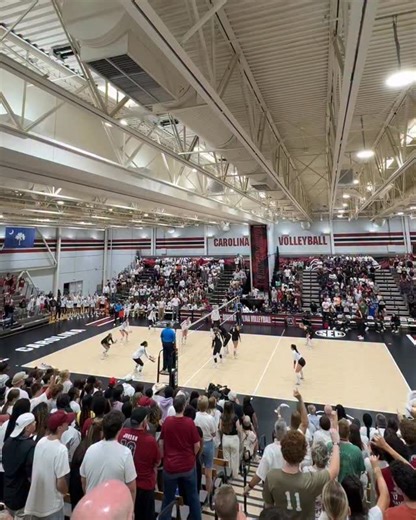 Wrapping up set 2 with a W against No. 9 Texas A&M 💪 | University of South Carolina Volleyball