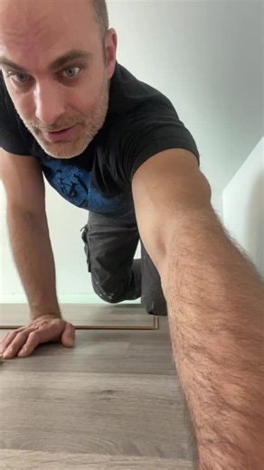 Techniques de pose de parquet sans mètre ni équerre