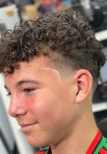 Bro came for buzzcut ❌ I gived him the Curly taper fade ✅ #fyp #foryou #papi100a #hairtransformation #curly