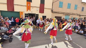 Las danzas ancestrales de los Cossiers de Manacor inician las Fires i Festes de este año