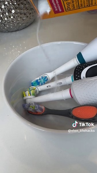 Effective Ways to Clean Your Toothbrush Thoroughly
