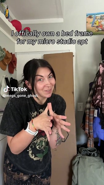 My apartment is coming together slowly but step by step!!! Once I get my couch IM DONEEEEEE I did not mind sleeping on the floor but overall living in a place like this every square inch counts and I couldn’t have a couch and a bed with the set up I had. Maybe now I’ll actually want to invite friends over to my apartment 🤤 #loftbed #apartmenttour #newapartment #studio #smallspaceliving