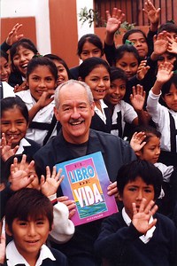 Bob Hoskins (philanthropist) - Alchetron, the free social encyclopedia