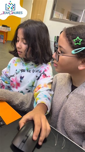 Groupe Scolaire Jean Jaurès on Instagram: "« 🌟 *Codez, créez, explorez !* 💻✨ Les élèves du primaire plongent dans l’univers du Scratch et créent leurs propres histoires interactives ! 🚀 #Scratch #Programmation #Éducation #Primaire »"