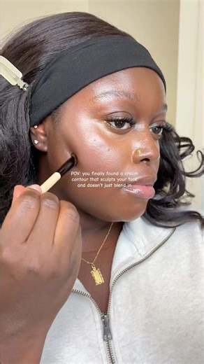 This Juvia’s place bronzer know how to sculpt! One of the best bronzers on the market #makeupreview