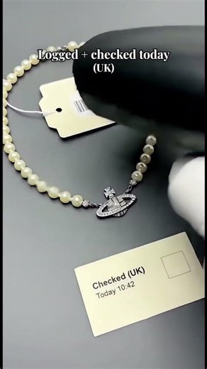 Cotton Bud Test: Fake vs Real Vivienne Westwood Mini Bas Relief Pearl Choker (UK Checked)