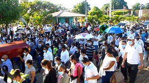 Era la primer persona que me pedia cada video que hacia, hoy me toco grabar su Funeral, con mucha tristeza pero con todo el Cariño y con ese mismo cariño se que siempre la recordaremos, fortaleza a su Mama y a toda su Familia. Descanse en Paz!!! | Cesar Arias