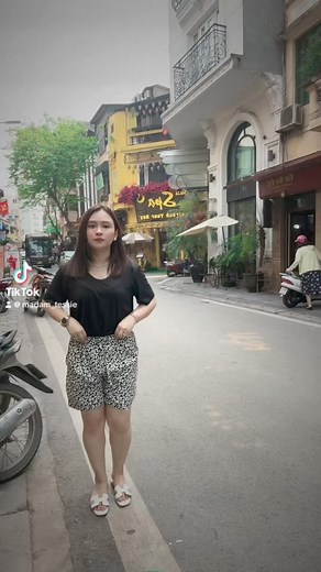 Hinding hindi matatakot sa sikat ng araw kasi tessie PREMIUM Whitening suncreen bitbit ko always ❤️❤️❤️ | Tessie