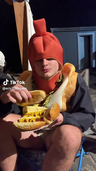 Go to the bank and pull out the franks #franksgiving #joeychestnut #summrs #fyp @JoeyChestnut