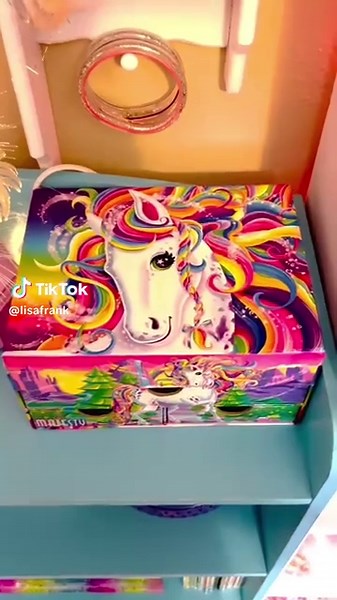 A real treasure box 🤩 #lisafrank #lisafrankvibes #nostalgia #stationery @sherrysretroshop on IG