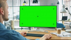 Over Shoulder Shot Man Uses Laptop 库存影片视频（100% 免版税）1030807454 | Shutterstock