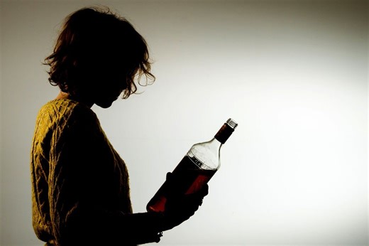 New study challenges what we know about alcohol and cancer risk