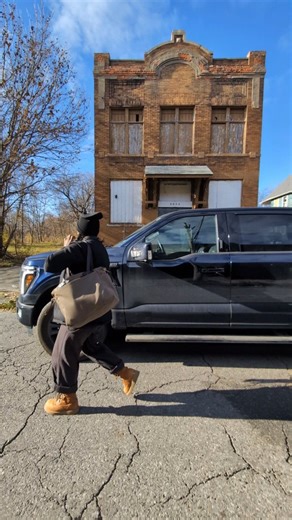 Woodward Throwbacks on Instagram: "#ford_ambassador They never tell you that once you run your own business, you become the designer , project manager , driver , problem-solver , and assistant all in one. That’ s why having tools like available connected services in my Ford F-150® actually supports the pace of my workdays. Anything that gives me a little more ease, a little more structure, or a little more room to breathe... I’ll take it."