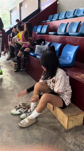 ချိန်းပွဲနေ့⚽️@Girlfriend FC: ဖျော်ဖြေရန်ဆောင်းပါး