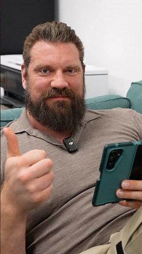 This is how I write professional emails wherever I am 💪🏼 (The Dutch Giant)