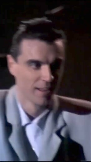 #OnThisDay in 1952, the iconic David Byrne was born! Today, we're revisiting the brilliance of Talking Heads with a nod to their iconic performance in 'Stop Making Sense.' Directed by Jonathan Demme, this concert film captured the essence of Talking Heads' live performances like never before. With its innovative staging and dynamic cinematography, 'Stop Making Sense,' now brought back to life thanks to A24, remains a timeless masterpiece, showcasing the band's eclectic blend of art rock, new wav