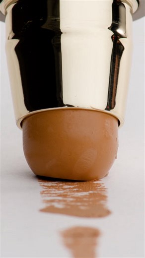 The Swipe Experiment “Value” is the most unsexy word in beauty — but to us, it matters. Cost-per-wear is how we decide what products are worth investing in. And because what you use on your skin every day is an investment, we decided to put The Minimalist to the test. There are approximately 2,016 swipes in every stick. When used daily (about six swipes per wear), that’s roughly 336 days of use — bringing the cost per wear to just 11C. It may seem insignificant, but it’s details like this that h