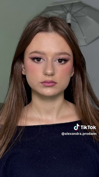 Ador sa machiez, va las aici cateva machiaje pe care am apucat sa le filemez 💕 pentru programari imi lasati mesaj in privat 🌸 Haideti si pe insta :@alexandraprodann ✨ #machiaj #machiajbucuresti #machiajdeseara #tutorialmakeup