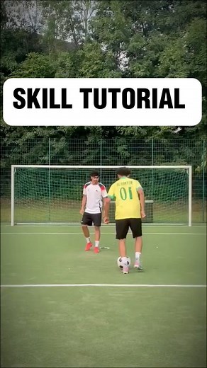 2.3M views · 25K reactions | Aprende esta JUGADA épica de fútbol callejero ⚽️ #futbol #soccer #soccerskills #jugadasdefutbol #futsal #futsalskills #skills | Giva Tutoriales | Facebook