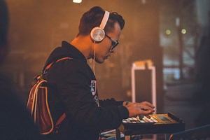 Mūziķis Rick Feds publicē jaunu video un piesaka futūristisku albumu