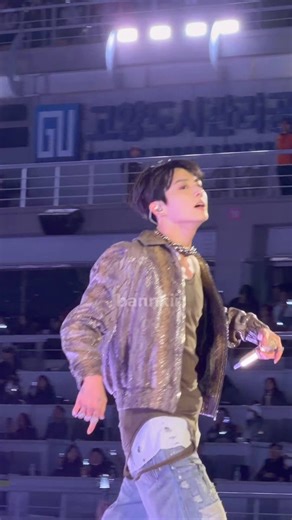 la ref du tel et du mec vite vite