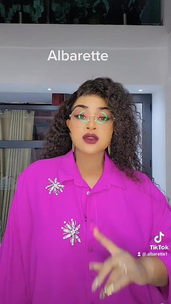 28 reactions | Pour vos look formel et look décontracté dans le style bon chic bon genre ( BCBG) Albarette boutique vous attend 00225 0757284020 | Albarette boutique | Facebook