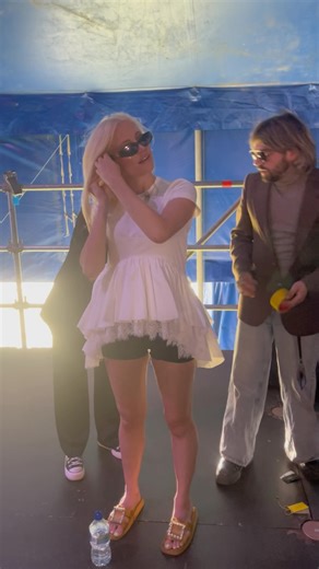 190 reactions · 7 comments | how is festival szn over already? 沈 don’t worry if you missed the showssss, you can get tickets now to my first headline show back on Dec 17th in London, it will be very festive and new songs will be played ❄️ | Pixie Lott | Facebook