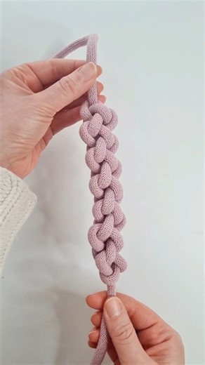 13K views · 130 reactions | If you are new here and you are looking for an easy macrame knot to create macrame jewellery I’ve got you covered! #macramemakers #macrametutorial #macramepattern | Share The Knot | Facebook