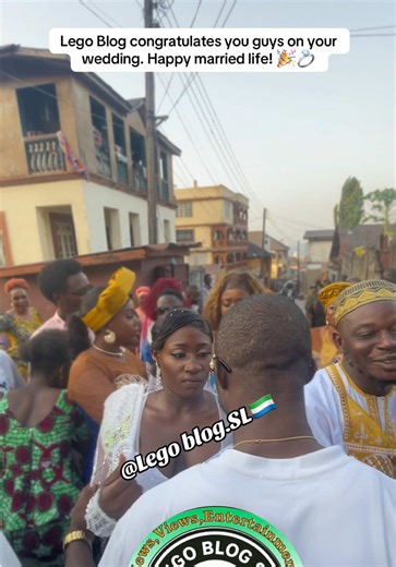 Lego Blog congratulates you guys on your wedding. Happy married life! 🎉💍