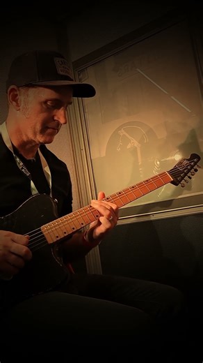 Fuzz Stacking with Dweezil Zappa - Greuter Audio @ Guitar Summit 25