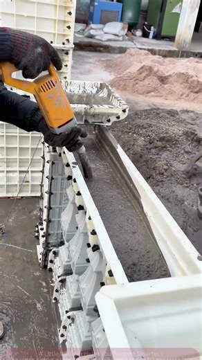 Vibration rod filling process, is the railing mold deformed?