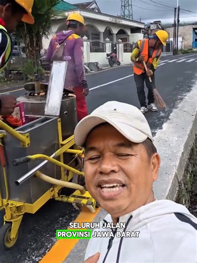 Pembangunan Jalan di Jawa Barat: Target 2022 Berbeton