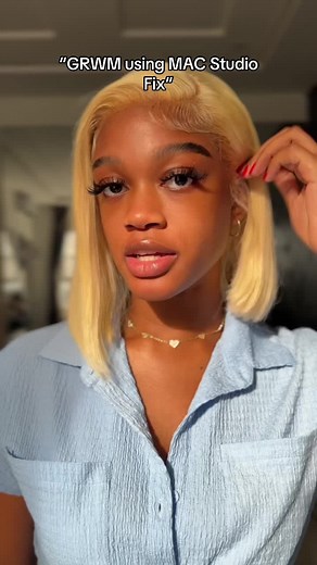 “That girl” 101…… I think I just hacked how to get the smoothest base! The Mac Studio Fix All over pen is light weight & full coverage, a foundation as well as a concealer? I’m here for it! It fixes imperfections for 36HRS without creasing or caking 🤭 perfect makeup pal for this summer! I’m wearing the shade NC45 @maccosmetics @maccosmeticsafrica #macstudiofix #macstudiofixfacepen #clicktapgo #maccosmeticsng #maccosmetics #makeuptutorial #grwm #naturalglam #skin #makeuptok