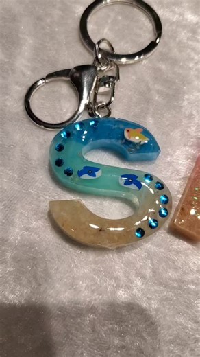 #resinart #resin #keychains