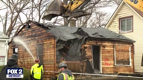 Detroit Demo Week kicks off, tearing down vacant homes