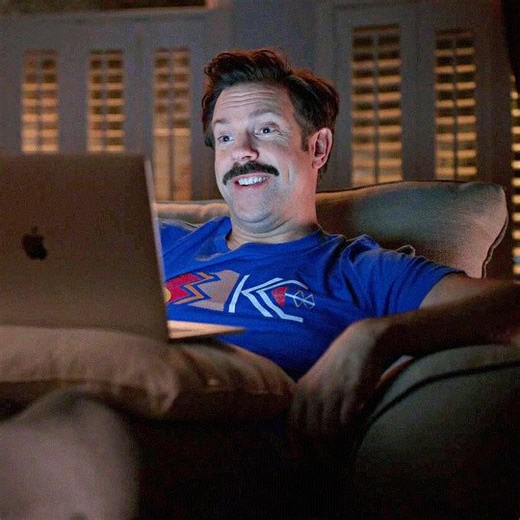 Jason Sudeikis as Ted Lasson on season 1.