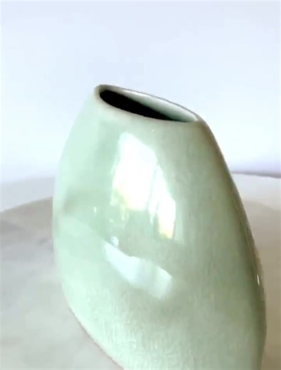 Thai Celadon Ware Slim Line Vase | Crackle Glaze | Light Jade Green | Vintage 1990s - Etsy Australia