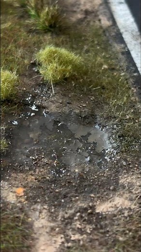 Miniature battlefield puddle aging, mud + crater details display. #Miniature #WarhammerTerrain