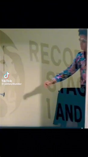 Videoclipuri postate de dory (@dory0345) cu Words (Opening Night) - Elvis Presley