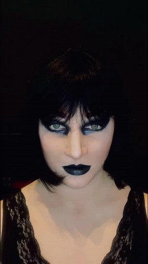 Unveiling the Real Face Behind the Silicone Mask | Creafx Miss Piggy