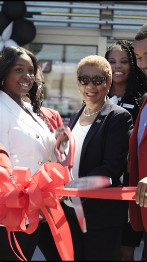 4.8K views · 54 reactions | Opening a new branch in our hometown of Pine Bluff, Arkansas, is always a cause for celebration. Employees and customers came together to commemorate this occasion, joined by special guests Mayor Shirley Washington and representatives from the Pine Bluff Regional Chamber of Commerce Thank you to all who helped us celebrate! | Simmons Bank | Facebook