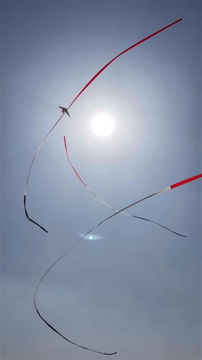 The longest microlight flying flag soaring proudly above the Great Pyramids ,, symbol of unity, strength, and professionalism ✈️🇪🇬 | Mohamed Abd Elmonem