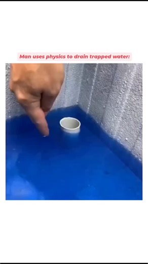 The News Brains | Daily News on Instagram: "The video illustrates a standard siphon method that works by a combination of gravity and atmospheric pressure to drain a shallow pool. The continuous flow is maintained by keeping the hose completely filled with liquid and the outlet below the water level of the source"