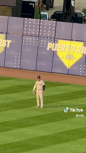 zoom goes crazy 👀 #mlb #zoom #camera #fun