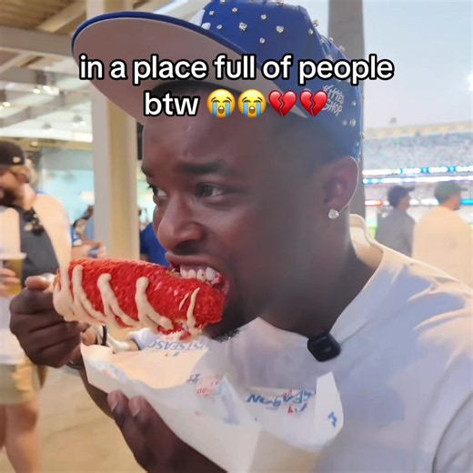 They Ignoring It in a Place Full of People — Funny Dub Clip